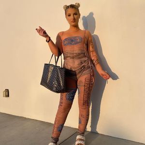 Meet your Posher, Eira